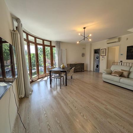Elegante E Indipendente Apartment Riccione Exterior photo